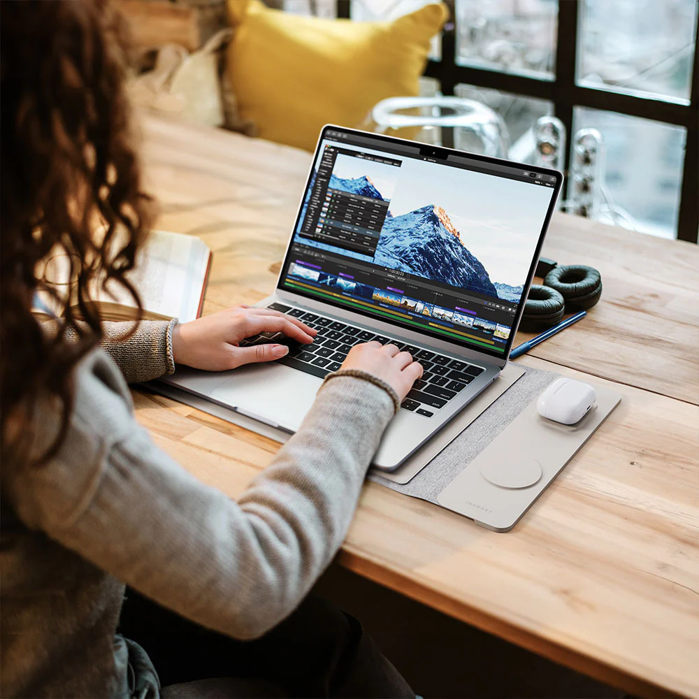 NEXA 4-in-1 Laptop Sleeve with Wireless Charging - Image 17