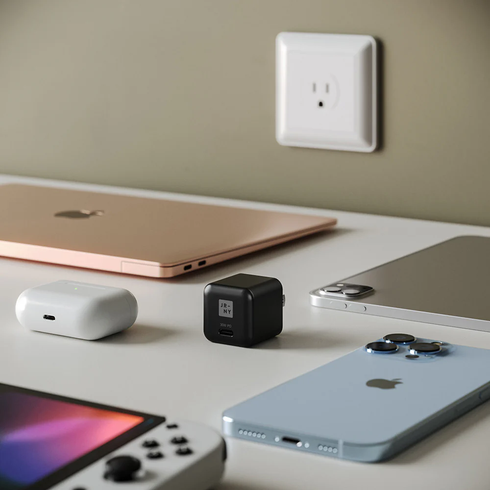 USB-C Mini Wall Charger - 30W - Image 17